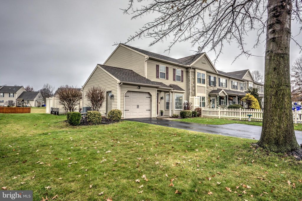 Photo of 148 BRIDLE PATH, NEW HOLLAND, PA 17557 (MLS # PALA2028648)