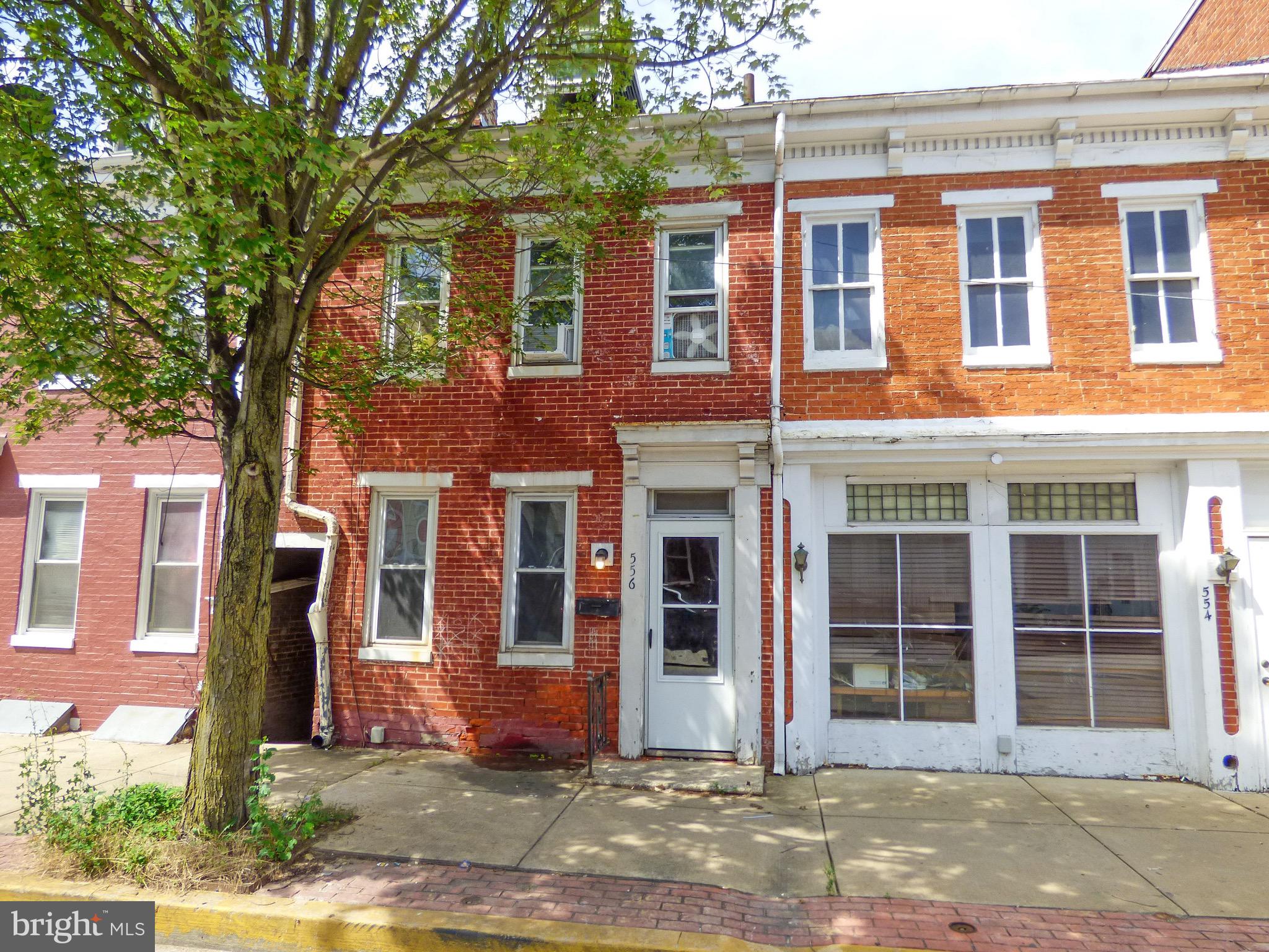 556 S QUEEN STREET
