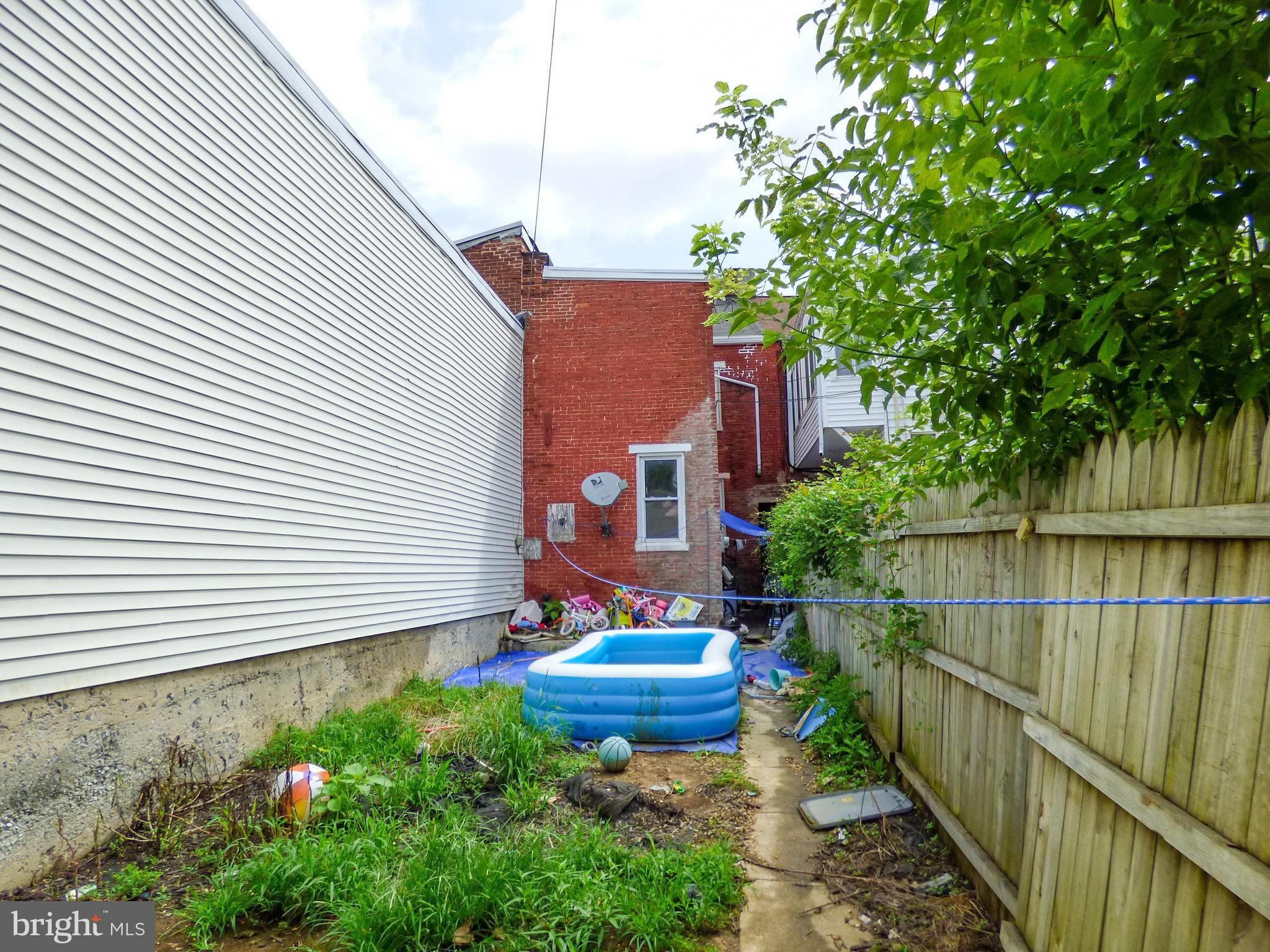 556 S QUEEN STREET