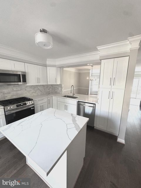 1947 INGLEBROOK DRIVE WOODBRIDGE VA 22192