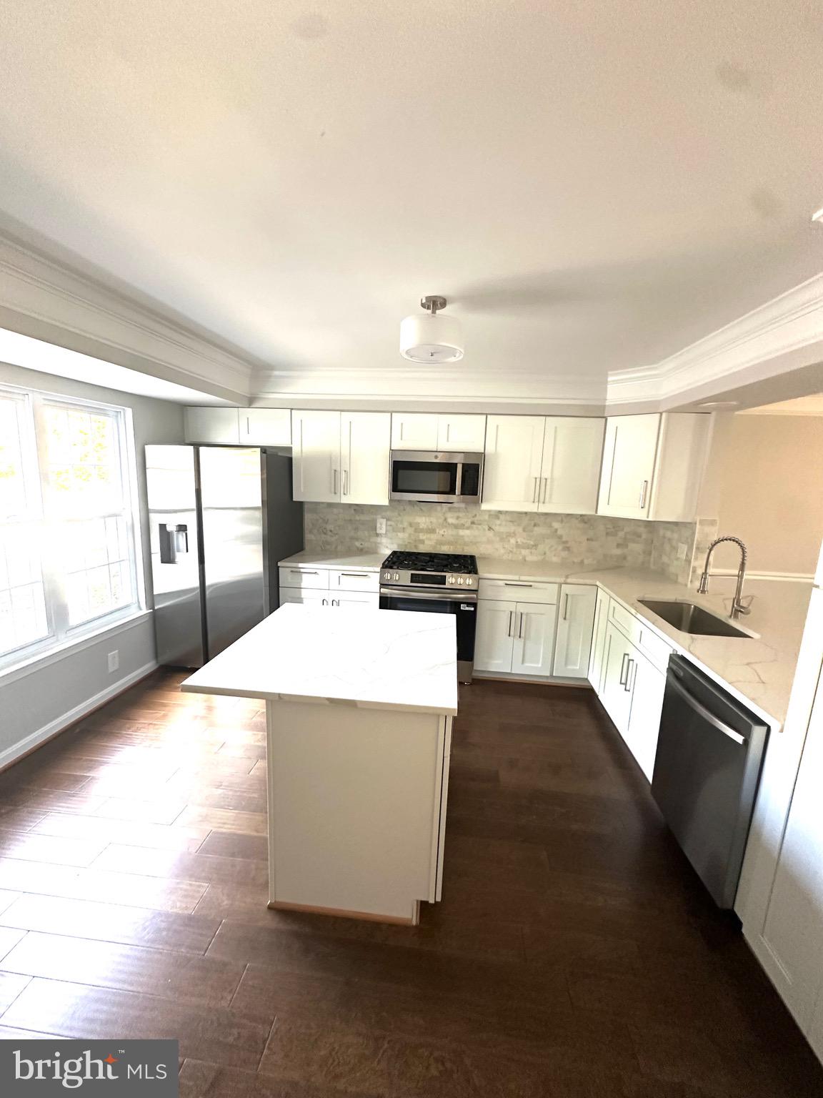 1947 INGLEBROOK DRIVE