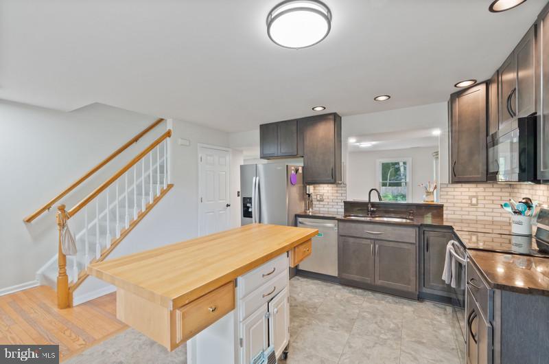 FRANKLIN MANOR BEACH - Residential