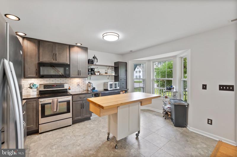 FRANKLIN MANOR BEACH - Residential