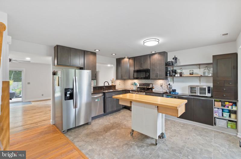 FRANKLIN MANOR BEACH - Residential