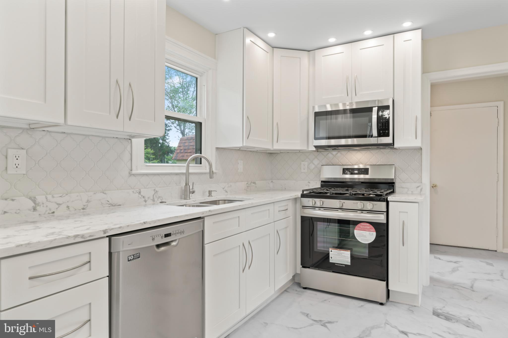 NORBECK ESTATES - Residential