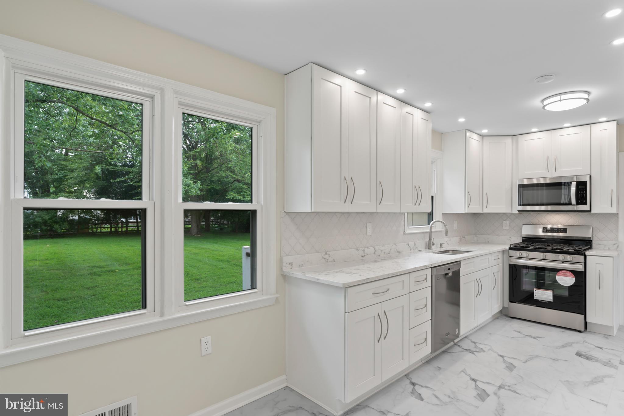 NORBECK ESTATES - Residential