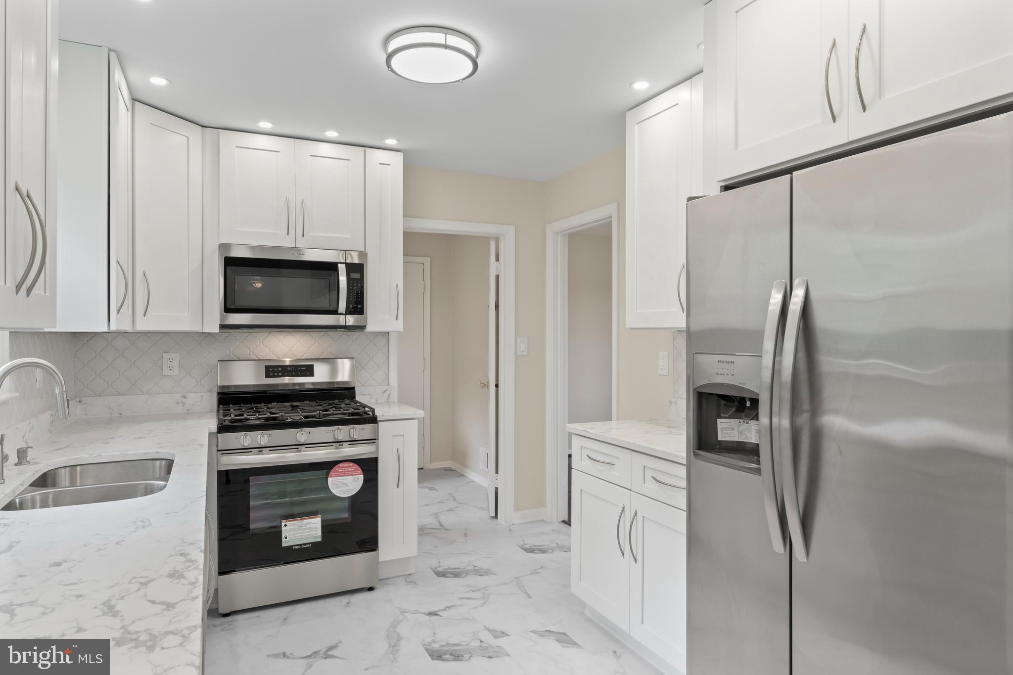 NORBECK ESTATES - Residential