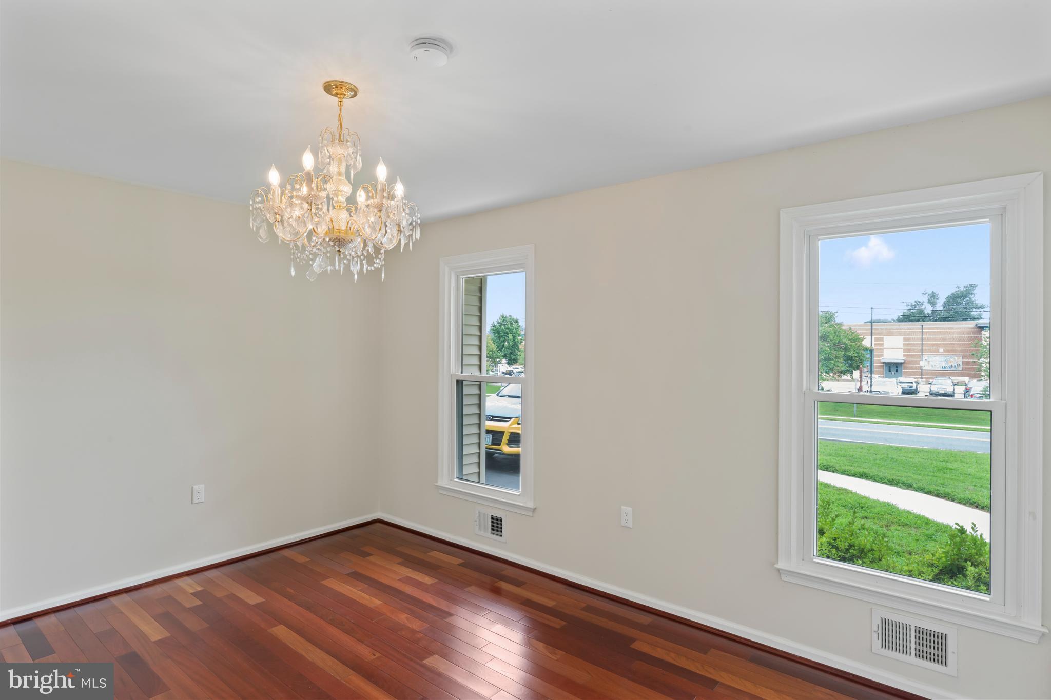 NORBECK ESTATES - Residential