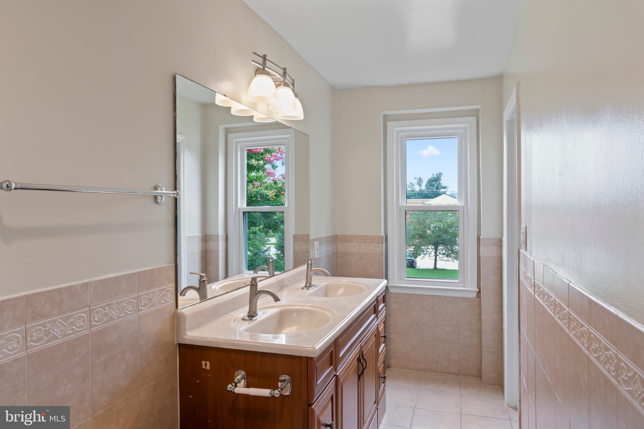 NORBECK ESTATES - Residential