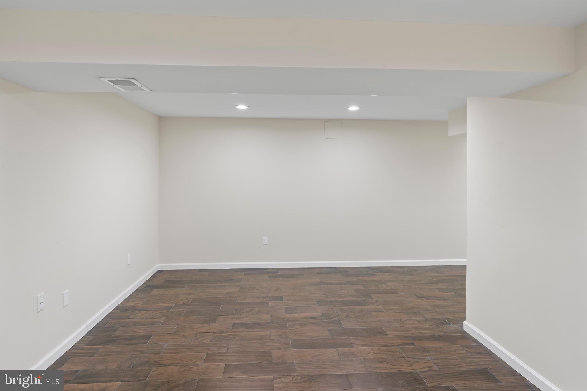 NORBECK ESTATES - Residential