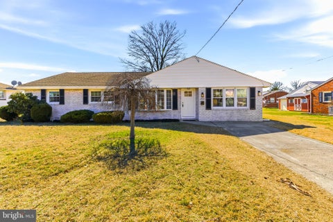 Photo of 354 Memorial Avenue, GIBBSTOWN, NJ 08027 (MLS # NJGL2077440)