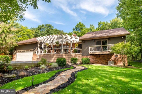 Photo of 1001 Penn Point Road, OAKLAND, MD 21550 (MLS # MDGA2012654)