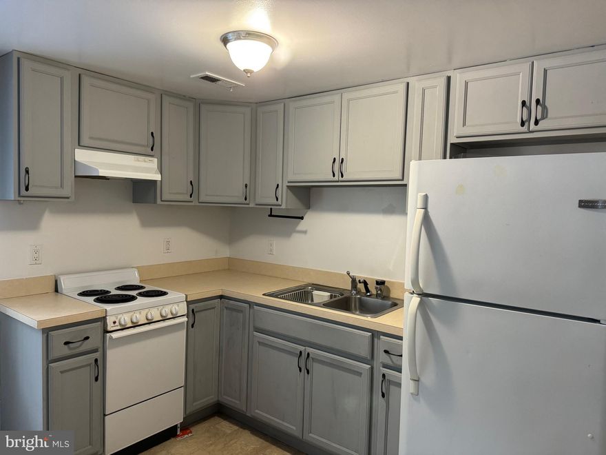 Still fully available on April 1, 2025 Very nice and clean garage apartment on a family property. 2 bedrooms and 1 full bath. Tenant responsible for electric and renter's insurance. Parking in lot or drive way under metal carport. Trash dumpster on property can be used by tenant. Shed for extra storage. Call for details.  Looking for 640 credit score or higher and 3 times the rent as income before taxes (4200). Good references please. Come and see today!!!