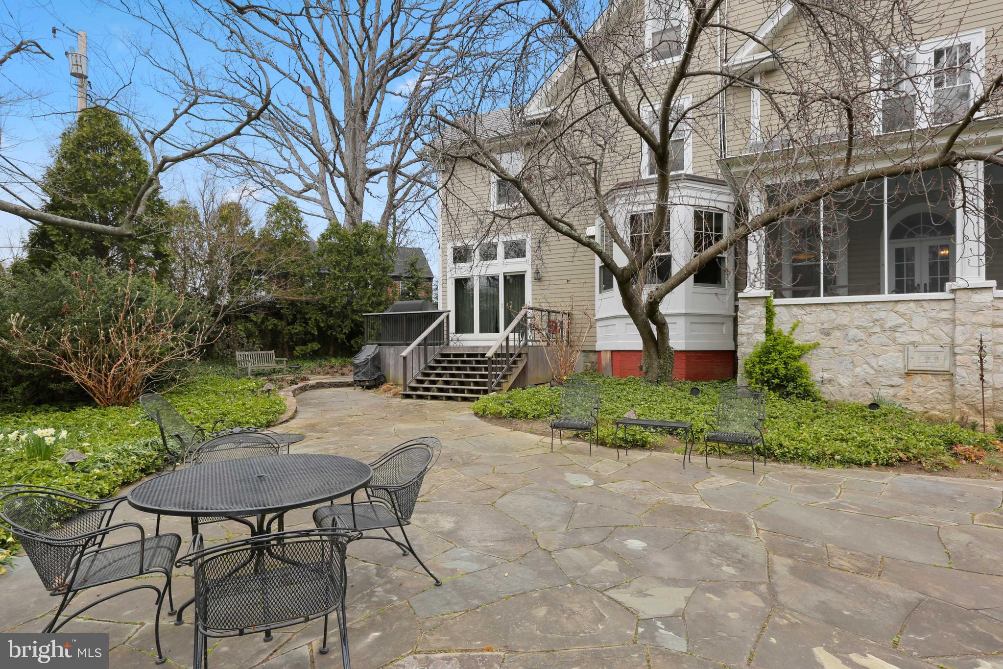 MOUNT WASHINGTON - Residential