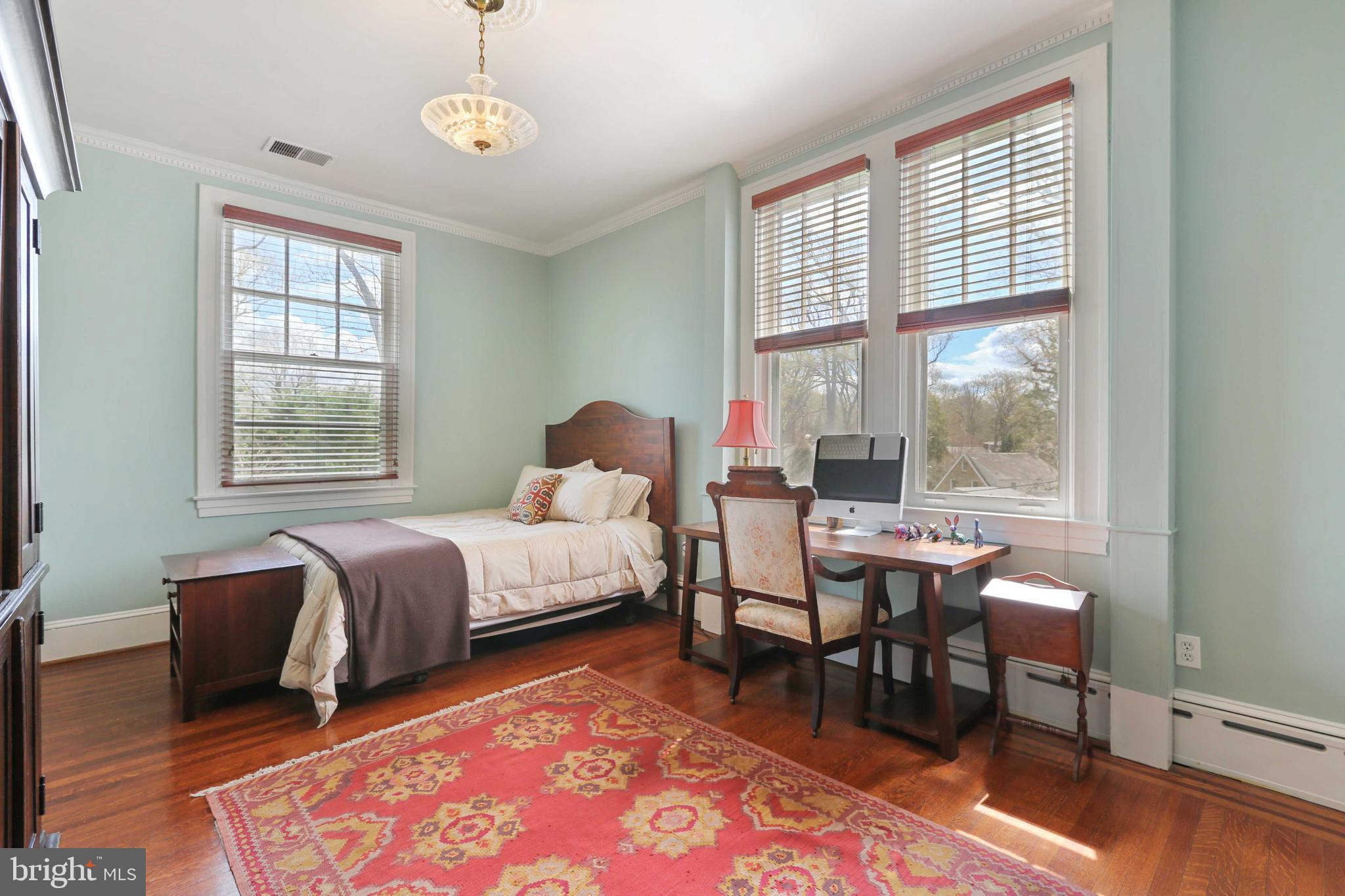 MOUNT WASHINGTON - Residential