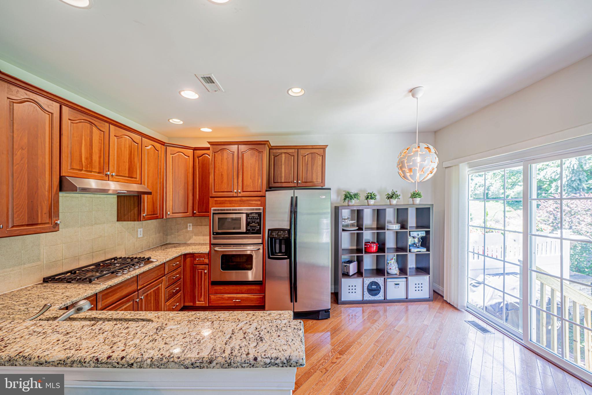 2392 S WHITTMORE