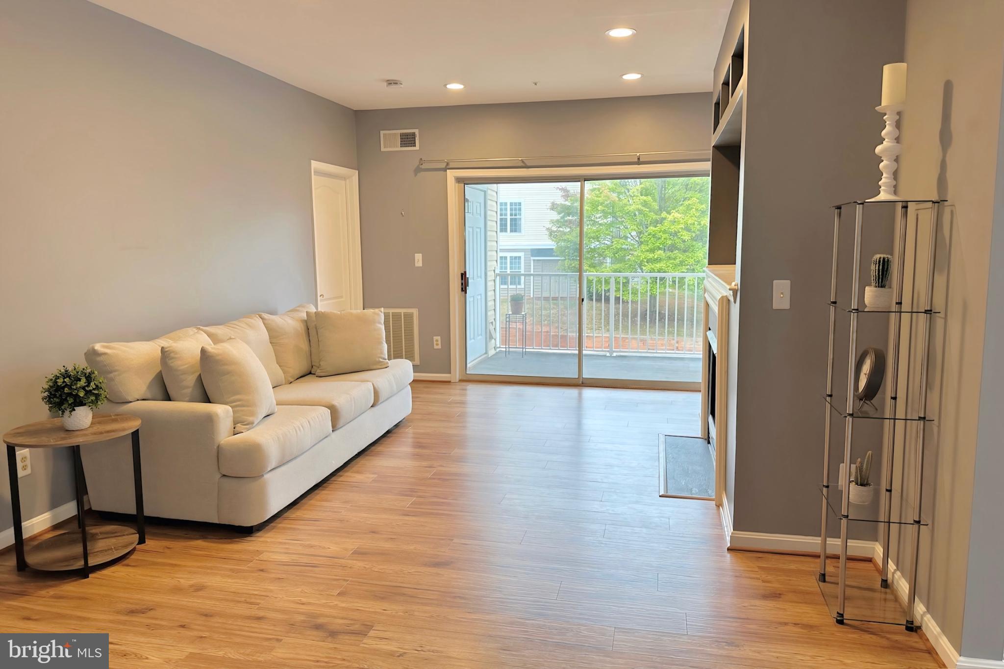 20920 CEDARPOST SQUARE 200