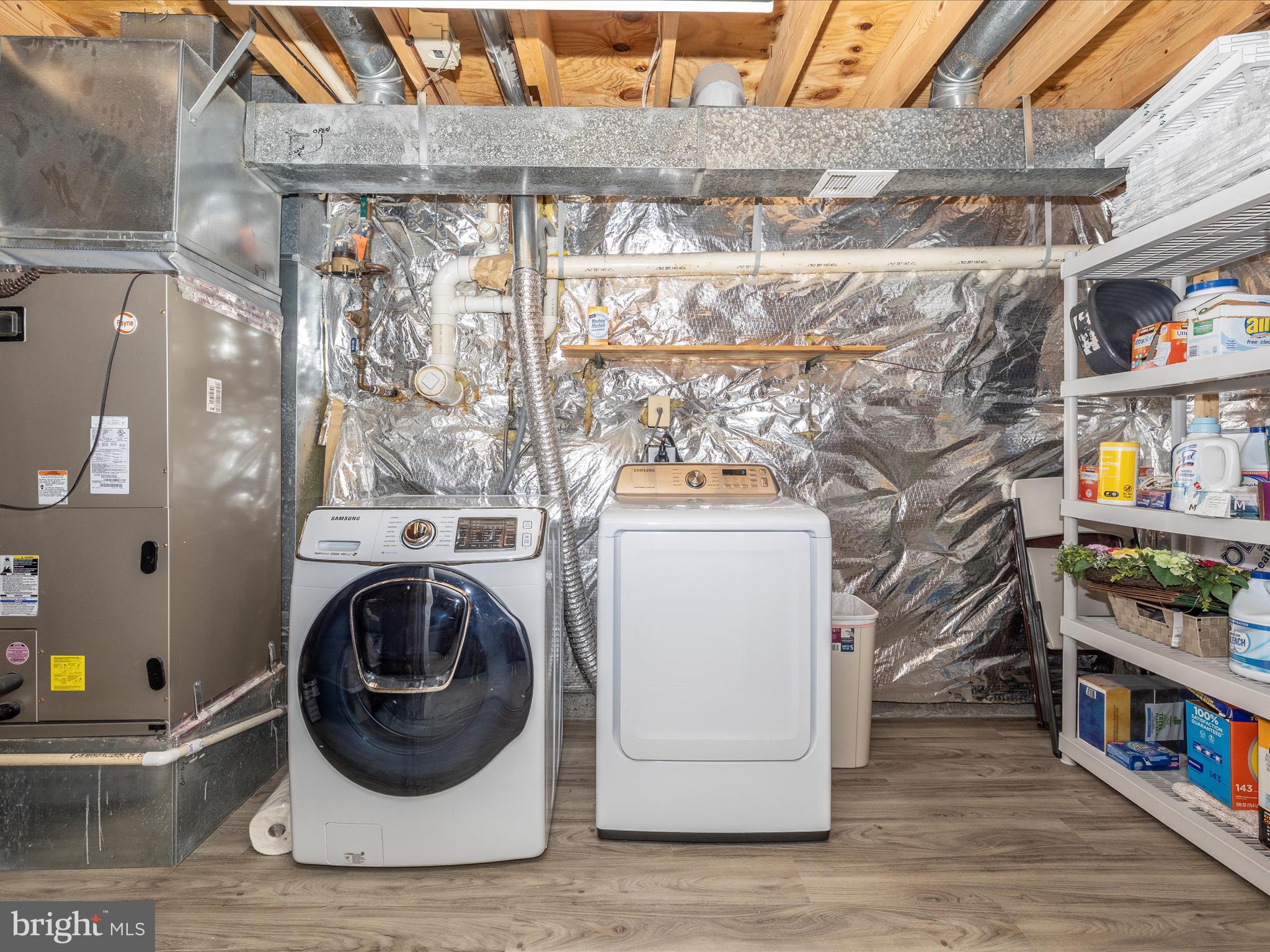 WALNUT POND - Residential