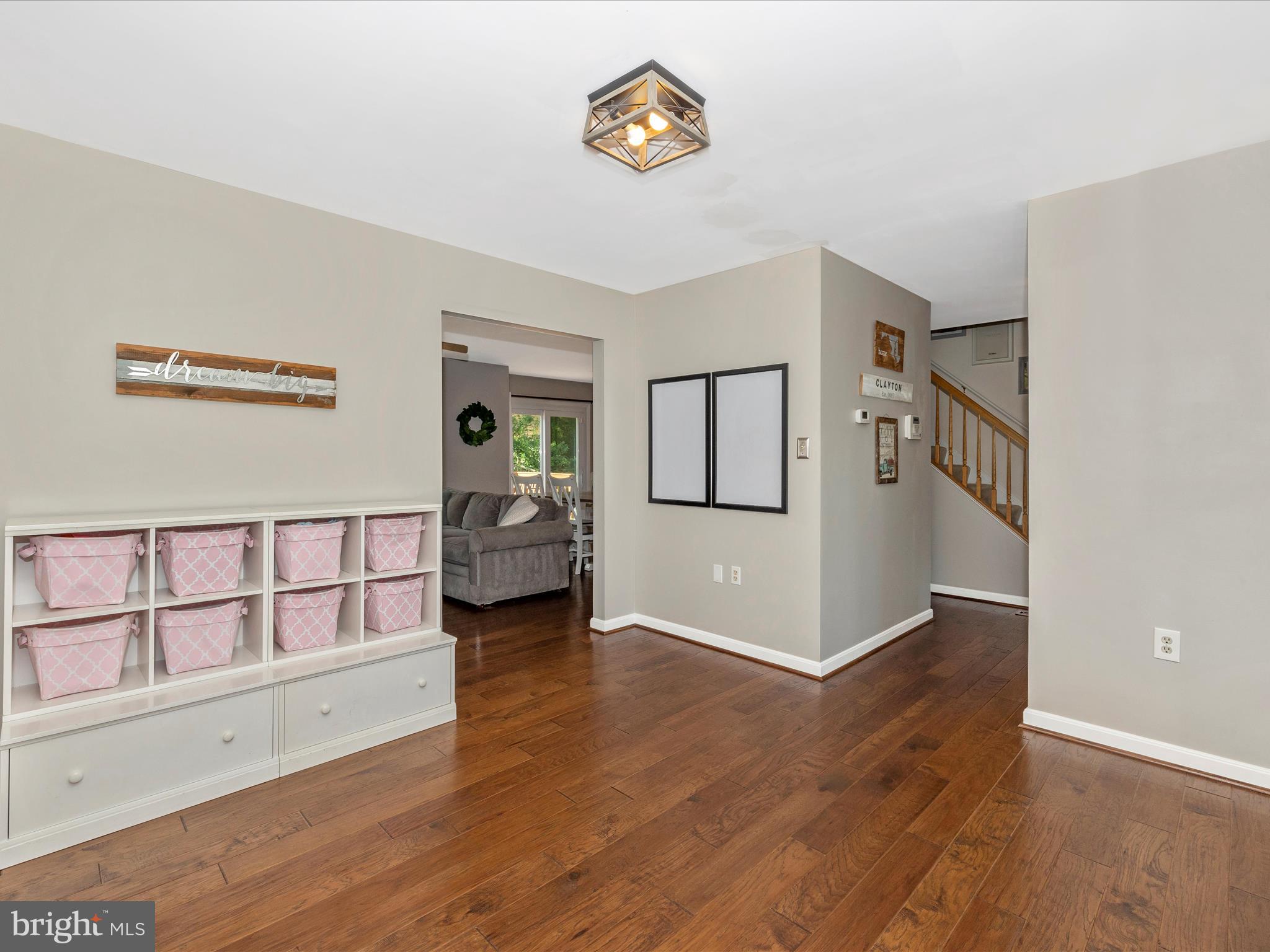 WALNUT POND - Residential