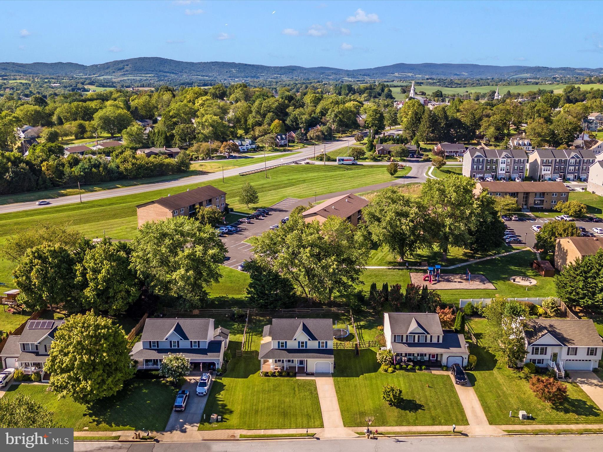 WALNUT POND - Residential