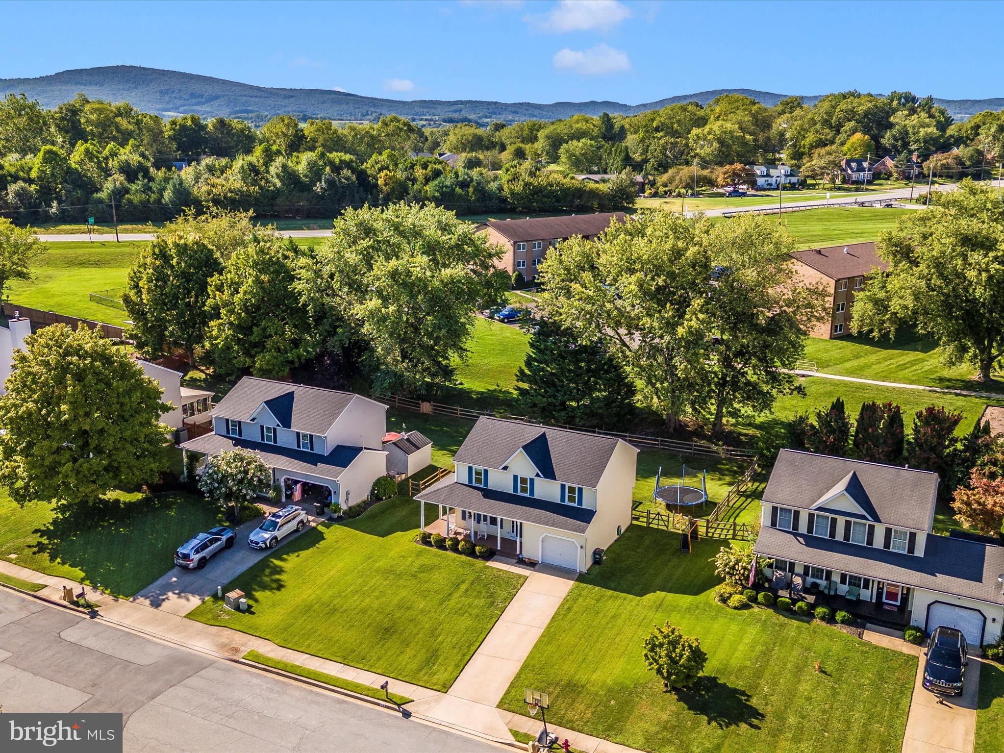 WALNUT POND - Residential