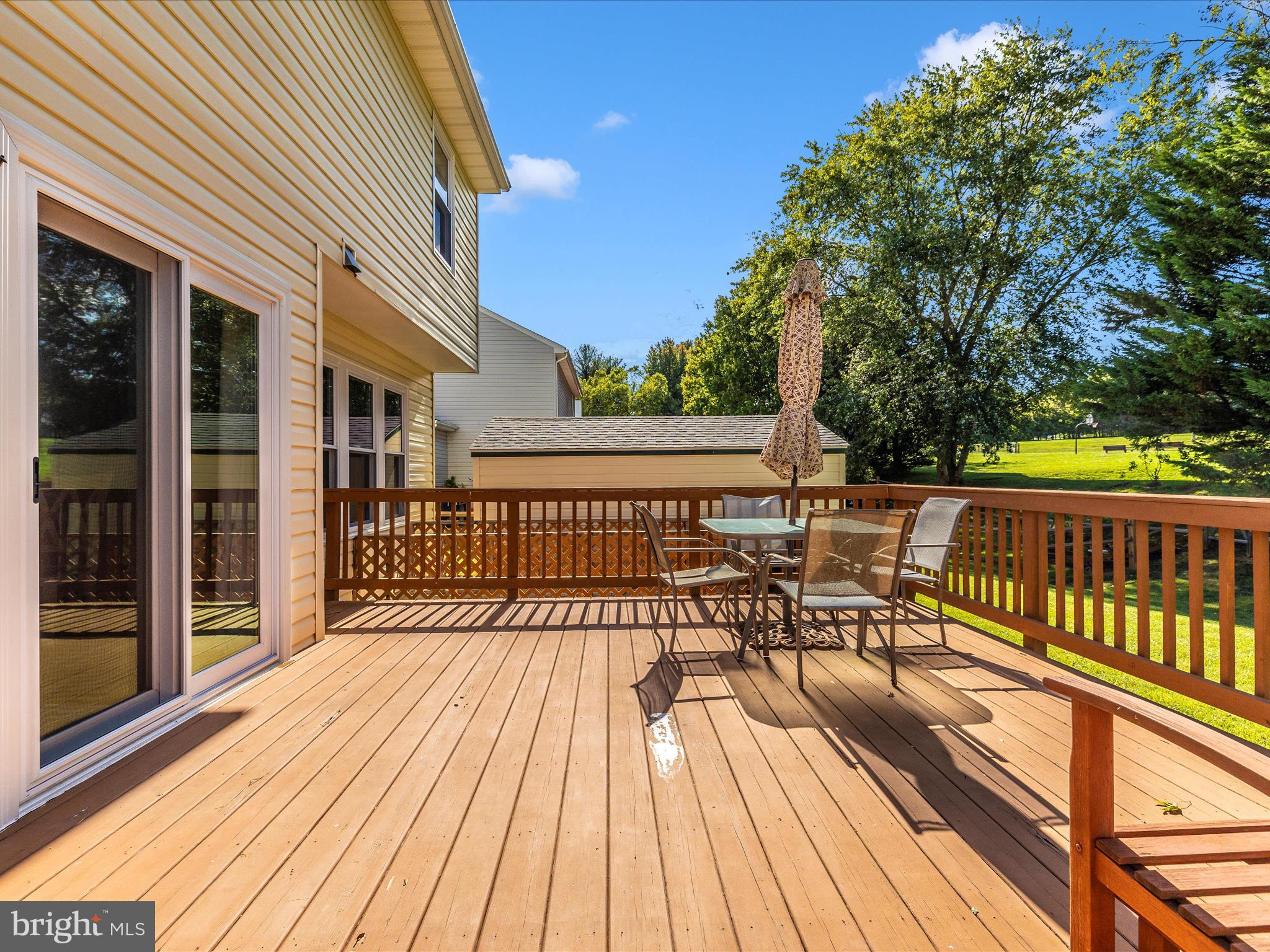 WALNUT POND - Residential