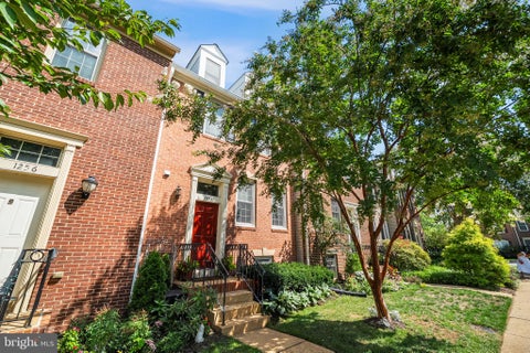 Photo of 1258 Quaker Hill Drive, ALEXANDRIA, VA 22314 (MLS # VAAX2065290)