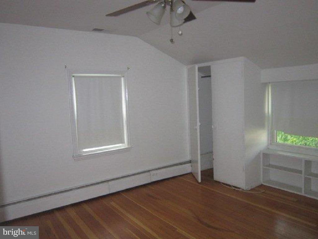 LEEDS - Residential Lease