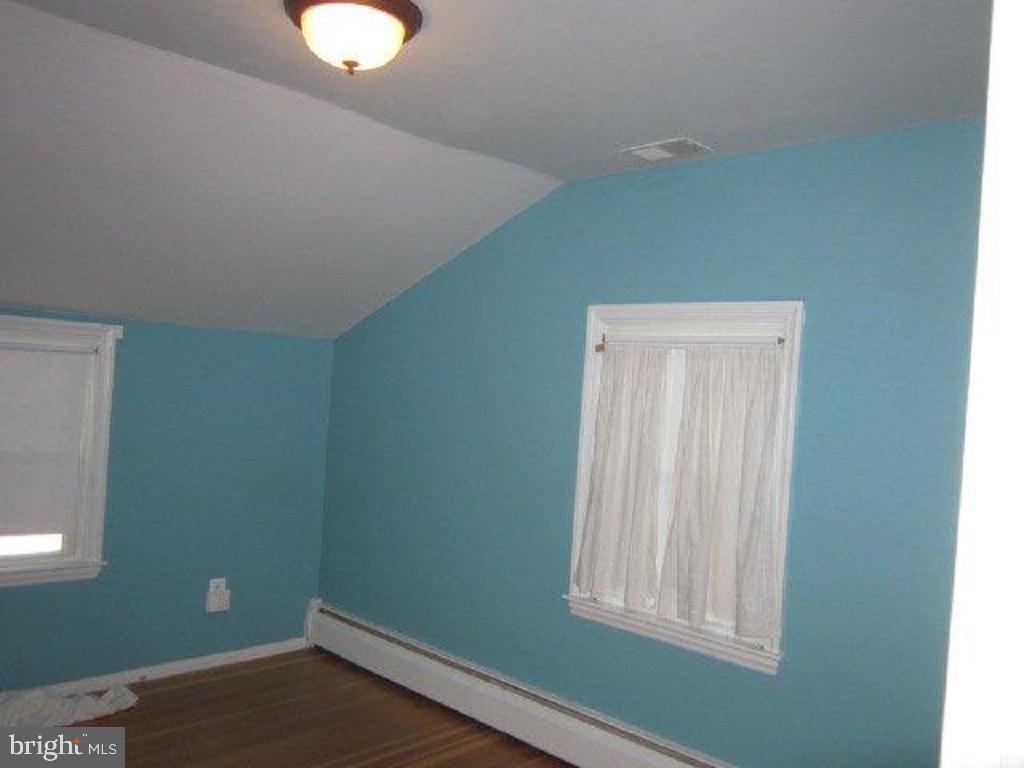 LEEDS - Residential Lease