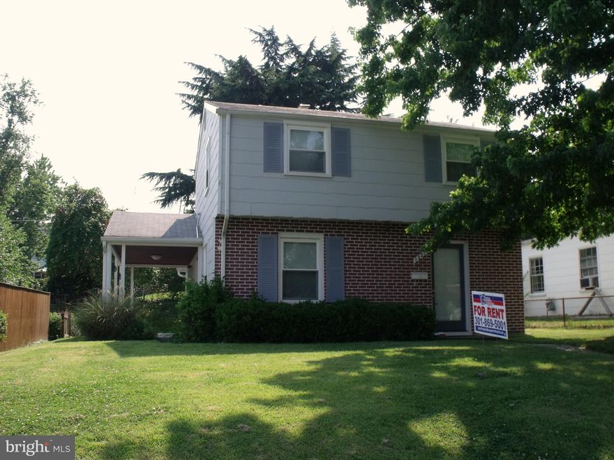 3BR 1BA Home near UMBC: Great 3 bedroom home near UMBC located in Halethorpe, Maryland. Don't miss this one! It will go fast and is ready to be called home. Close to most major routes, and 10 minutes to the heart of Baltimore--makes this a great location!! Just in time for Fall, this home is close to Patapsco Valley State Park, and only 5 minutes to Patapsco Bay. Unlimited fun for the fall season from biking to camping to boating!