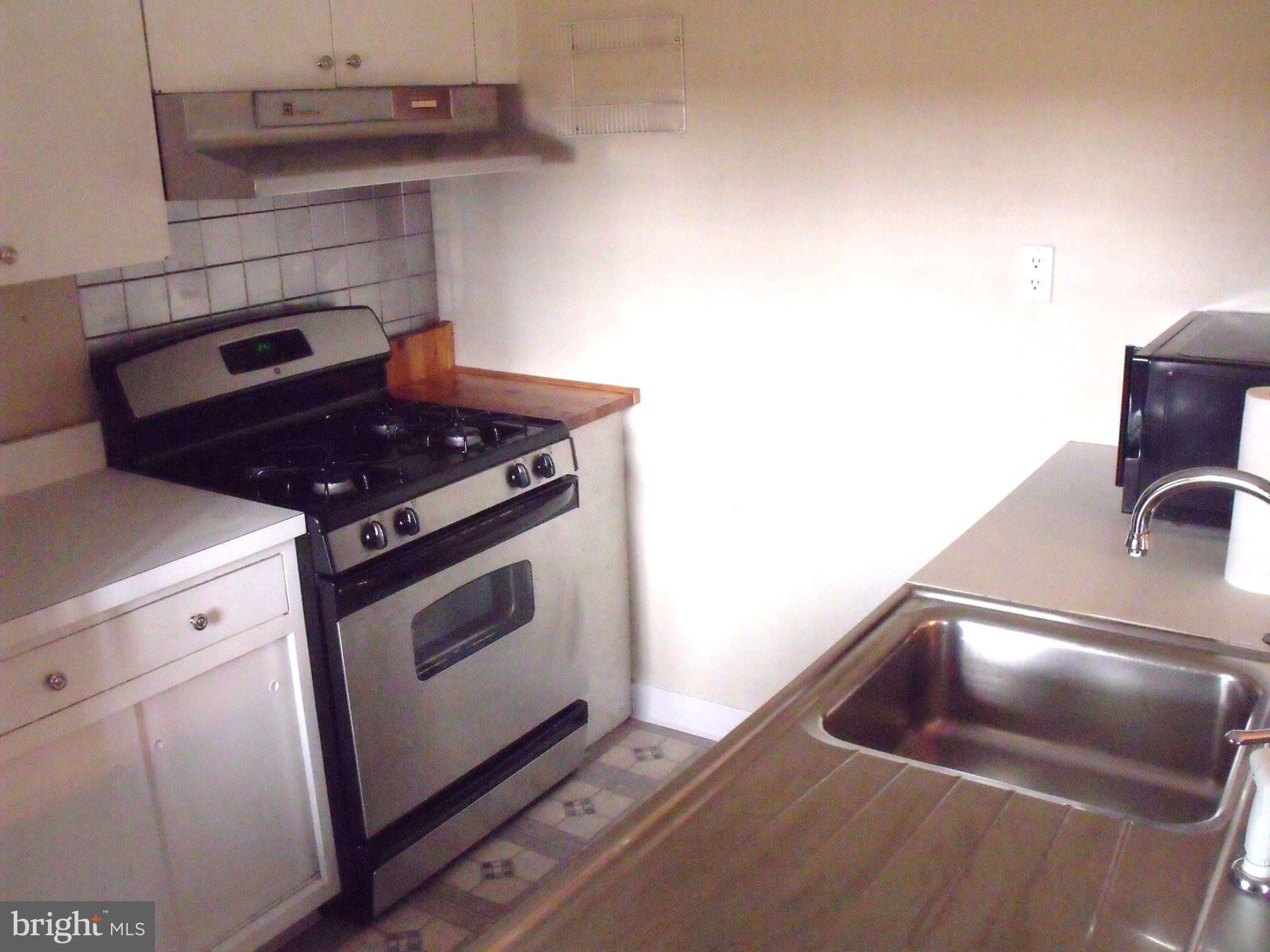 LEEDS - Residential Lease