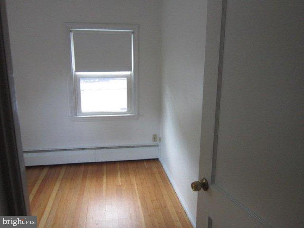 LEEDS - Residential Lease