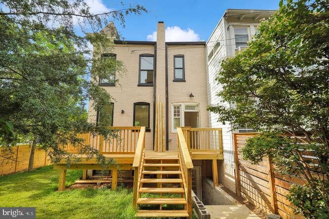 734 TAYLOR STREET NW