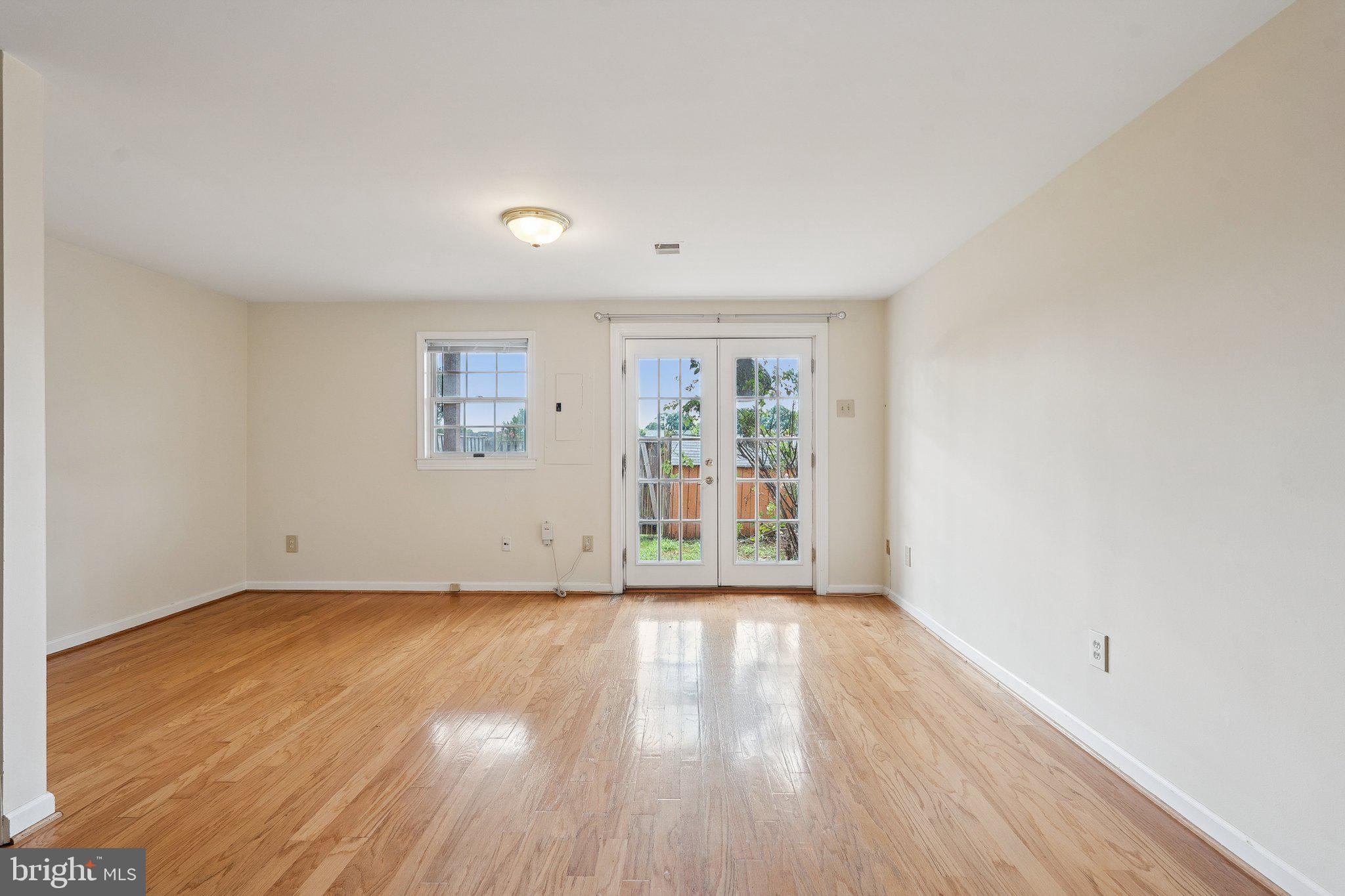 ASHBURN VILLAGE - Residential Lease