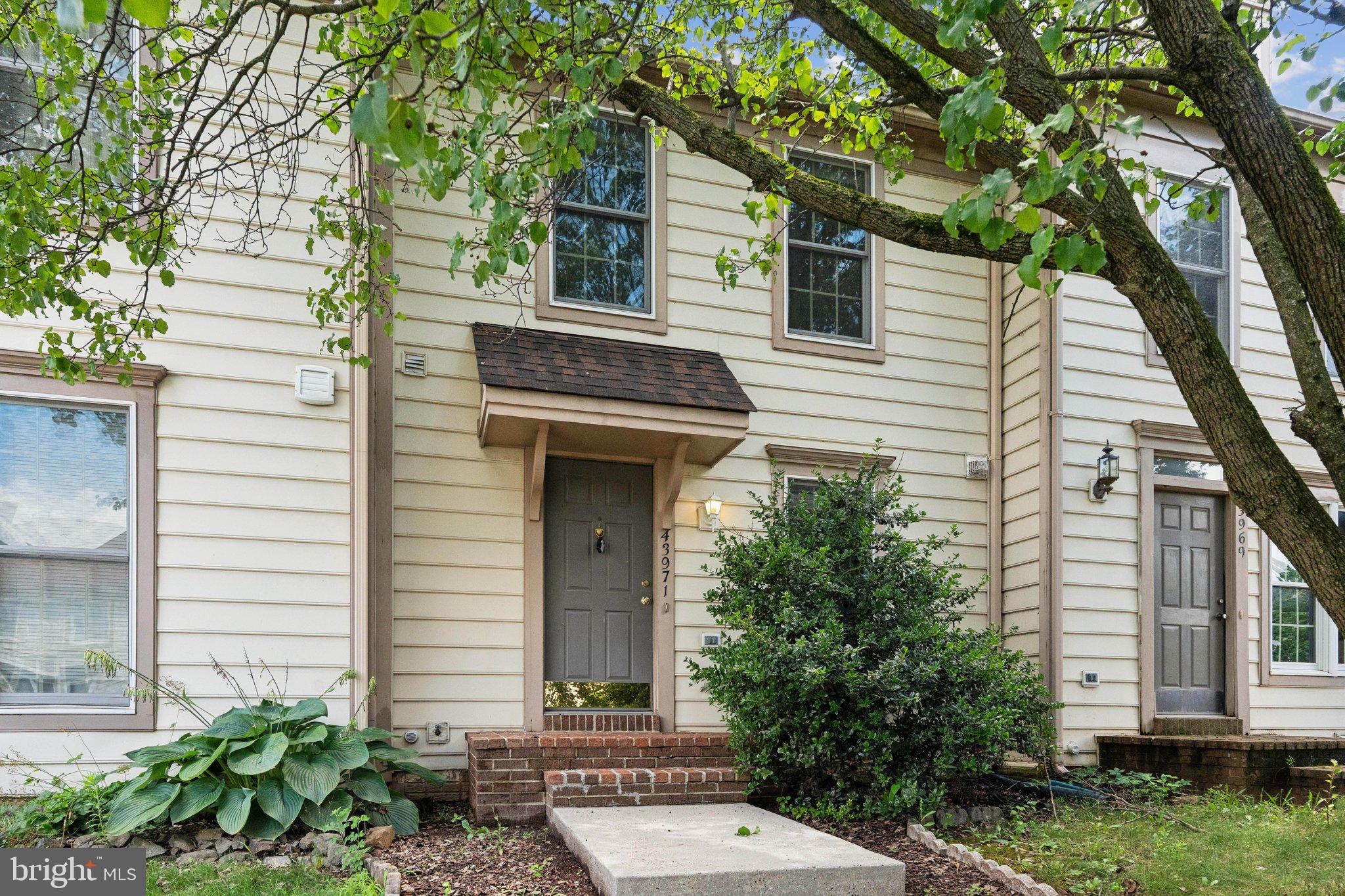 ASHBURN VILLAGE - Residential Lease