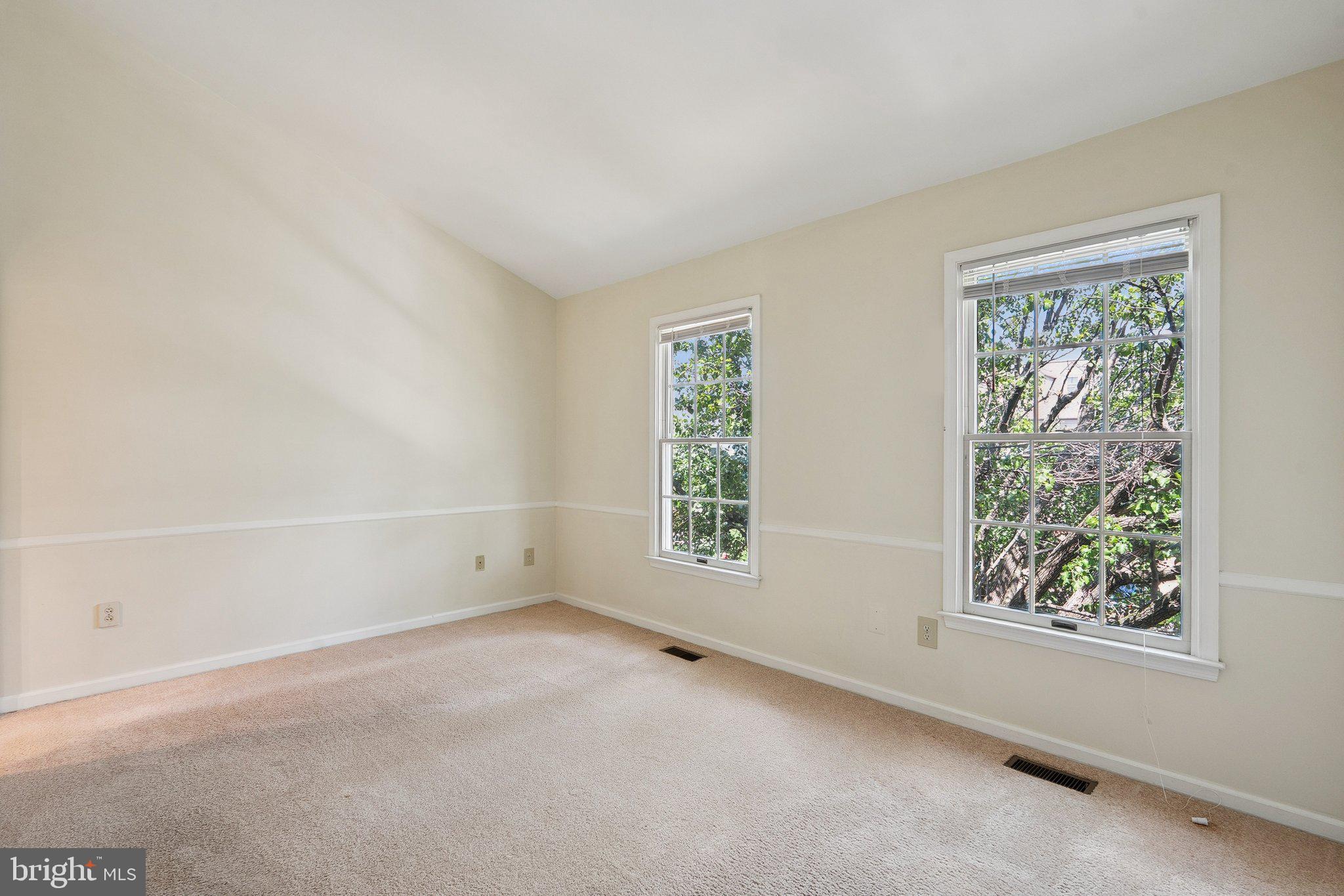 ASHBURN VILLAGE - Residential Lease