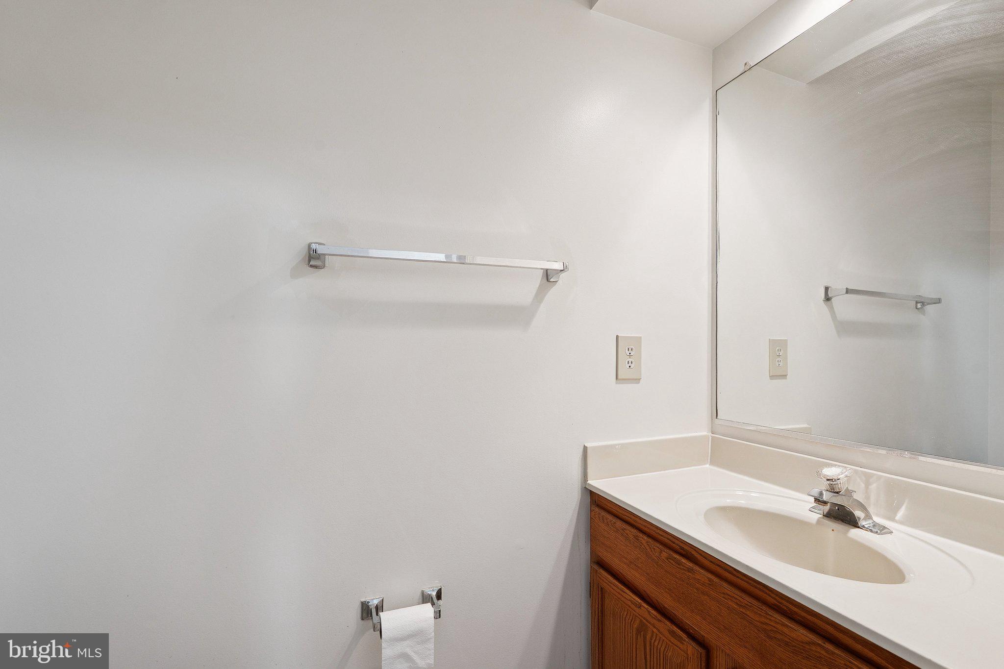 ASHBURN VILLAGE - Residential Lease