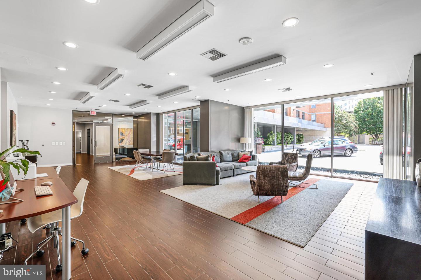 3883 CONNECTICUT AVENUE NW T6