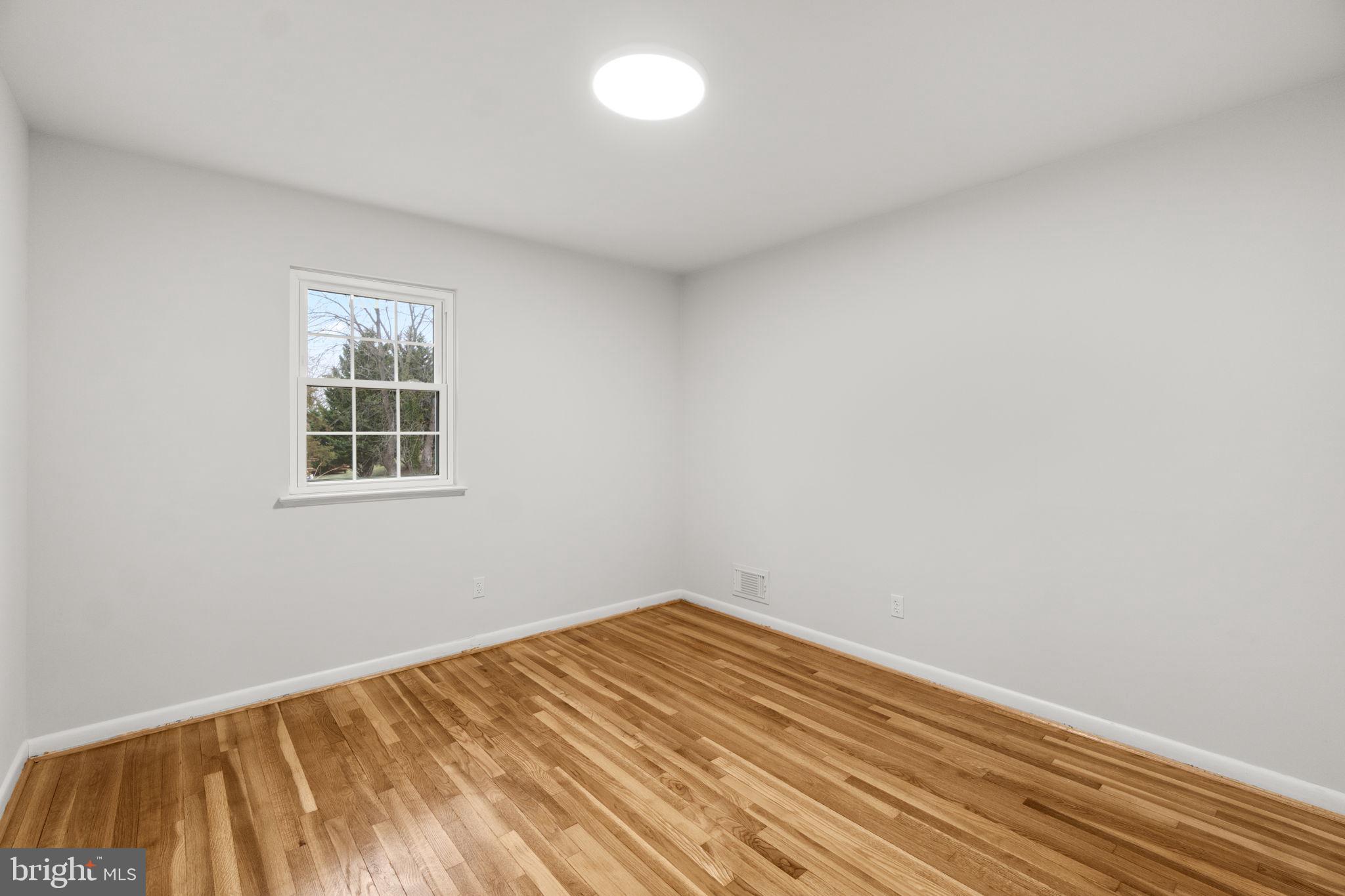 WOODBRIDGE VALLEY - Residential