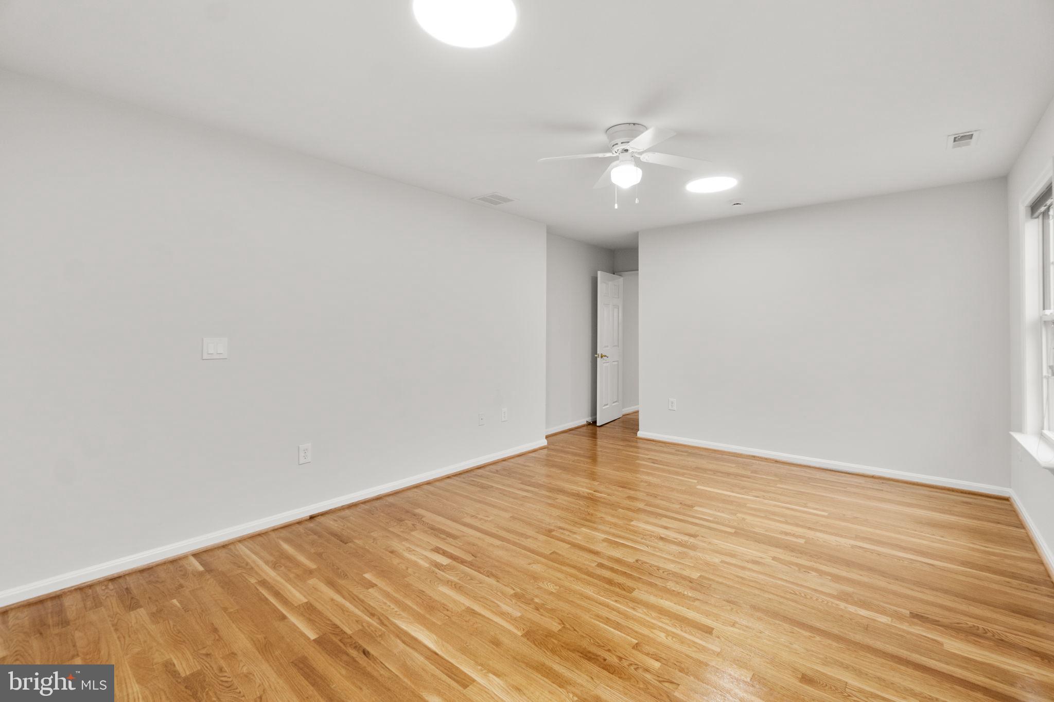 WOODBRIDGE VALLEY - Residential