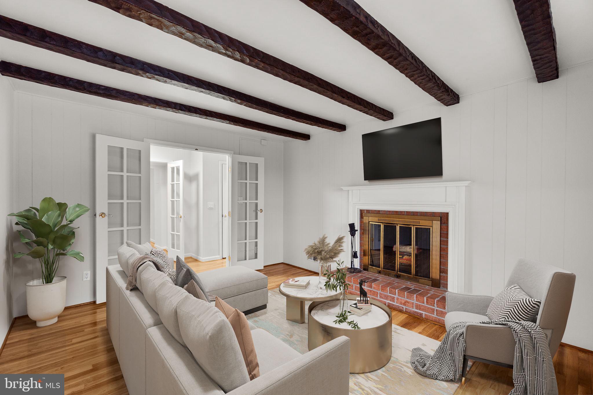 WOODBRIDGE VALLEY - Residential