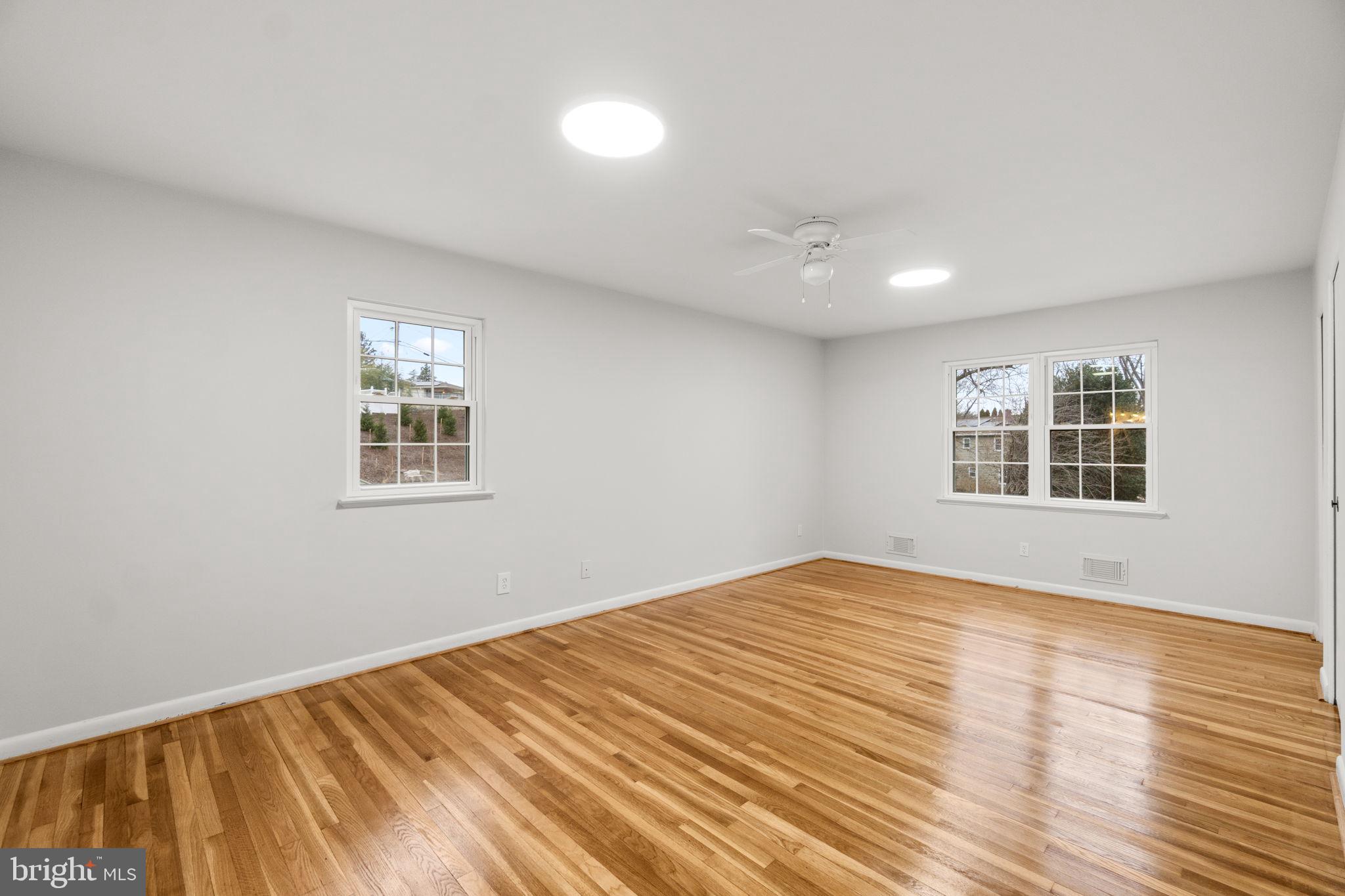 WOODBRIDGE VALLEY - Residential