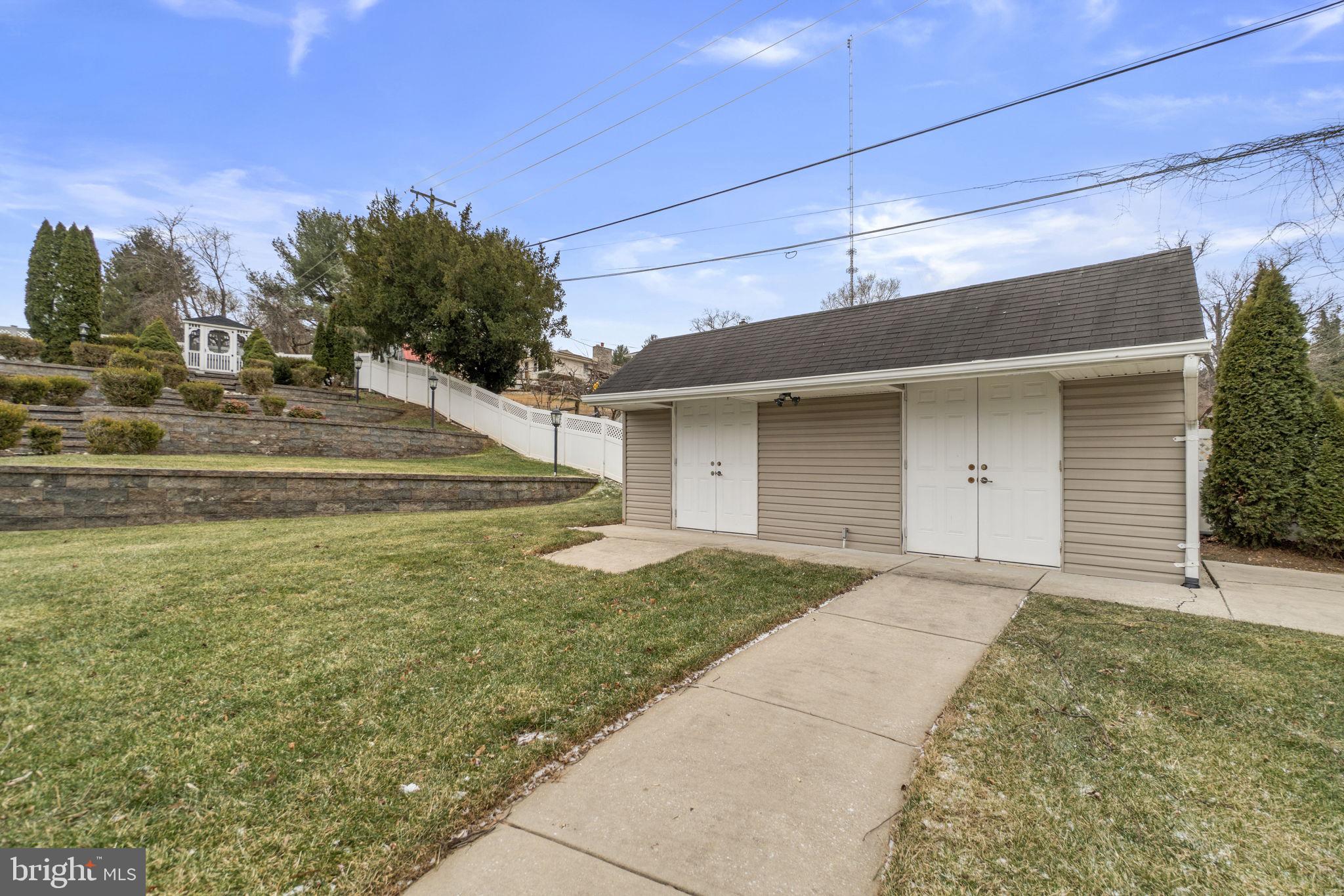 WOODBRIDGE VALLEY - Residential