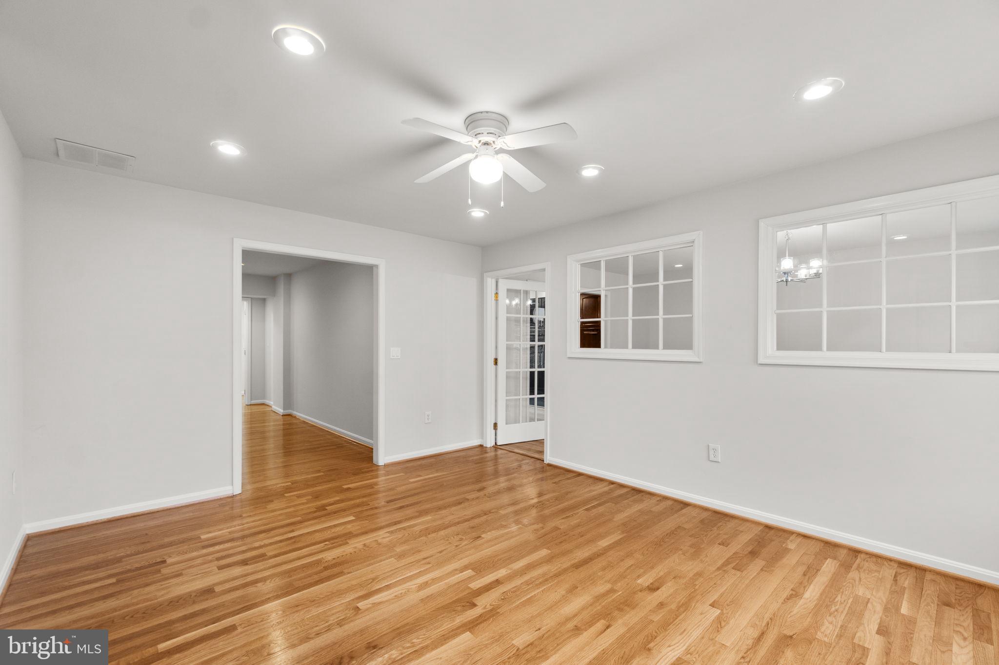 WOODBRIDGE VALLEY - Residential