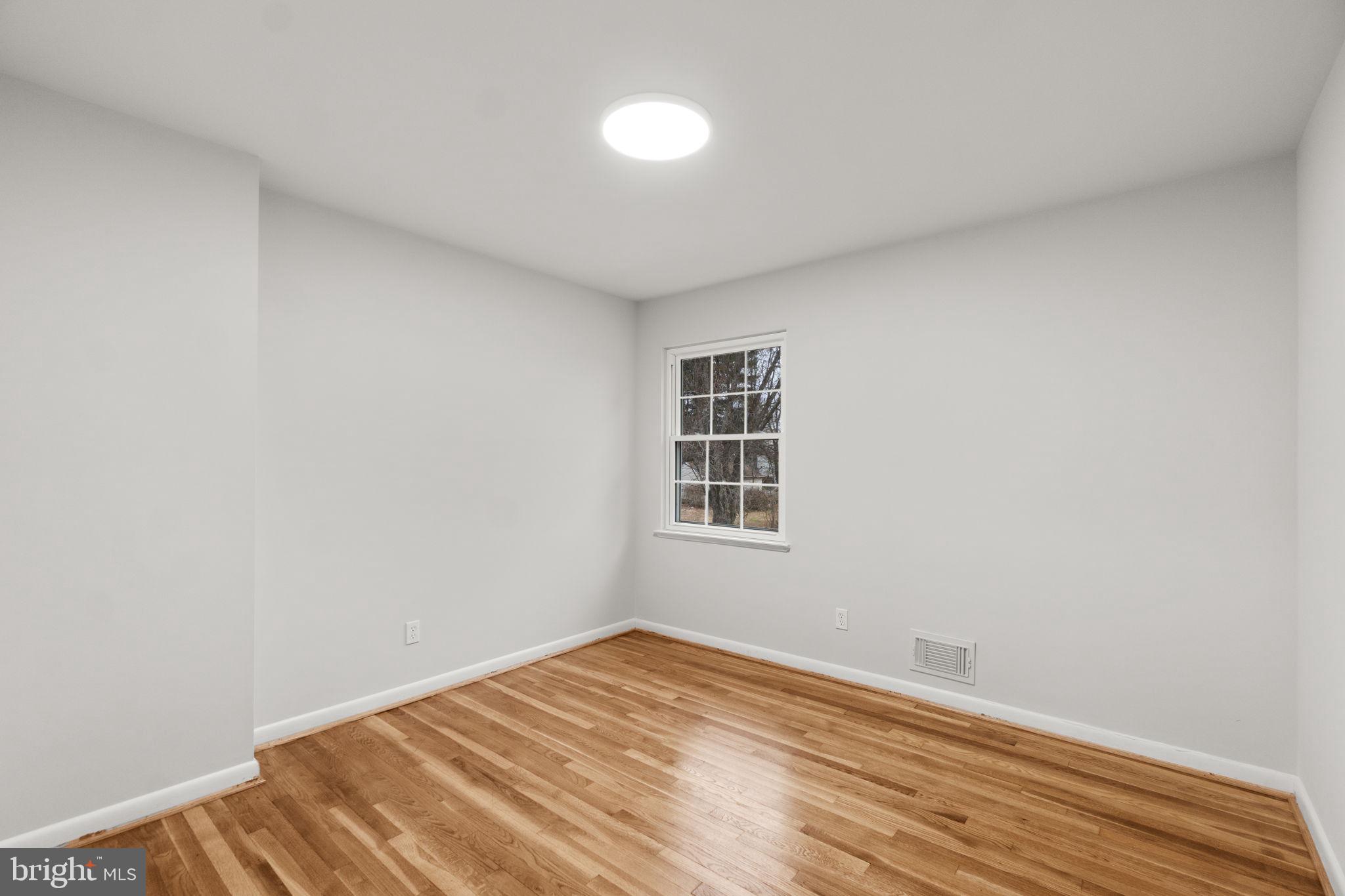 WOODBRIDGE VALLEY - Residential