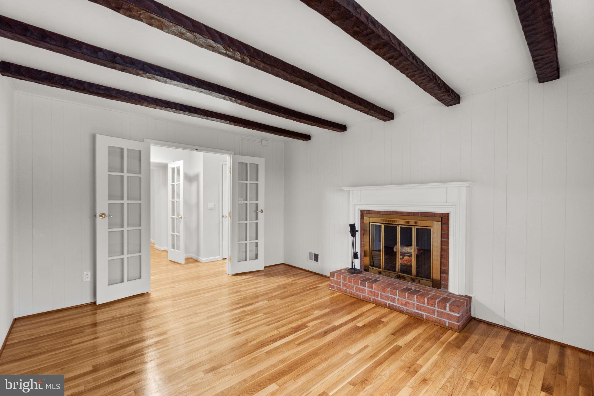 WOODBRIDGE VALLEY - Residential