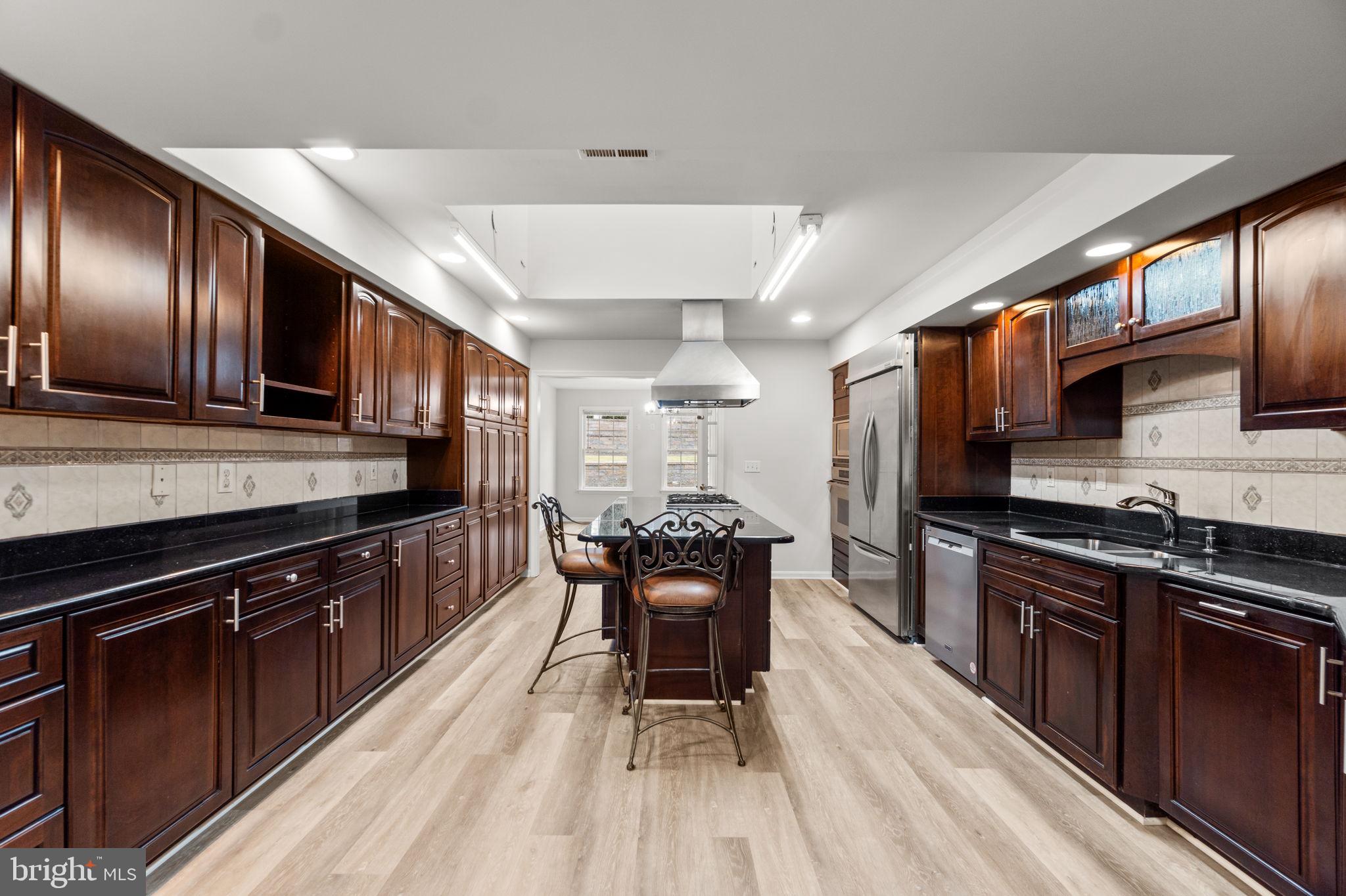 WOODBRIDGE VALLEY - Residential