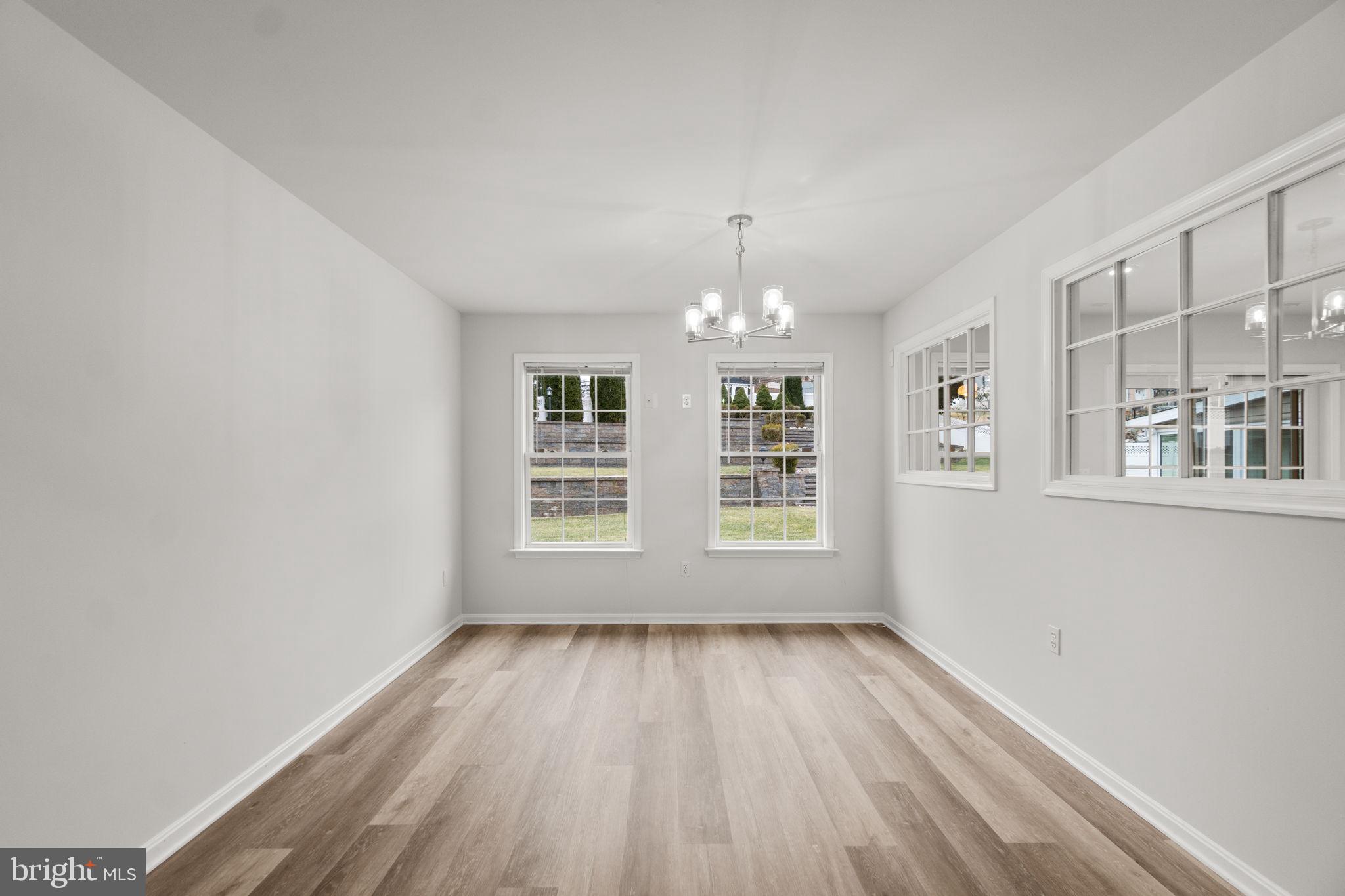 WOODBRIDGE VALLEY - Residential