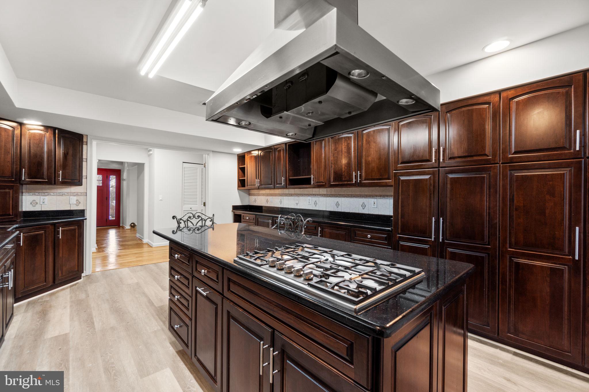 WOODBRIDGE VALLEY - Residential