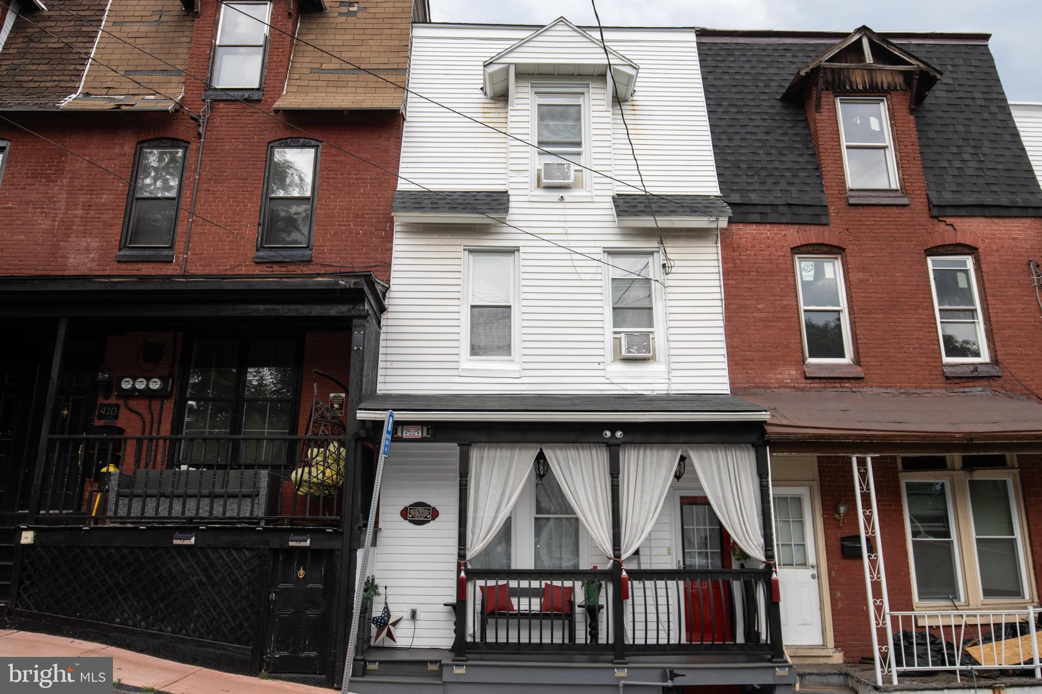 3 Bedroom, 1.5 Bathroom Home in Pottsville, PA. Wonderful condition!!!  Move in ready.  Appliances included.  Beautiful rear patio for relaxing and eating outside.  Efficient gas heat.   Low taxes. Close proximity to 61 & 81 for easy travel. Less than 3 hours to NYC & Philly. Call for a showing!